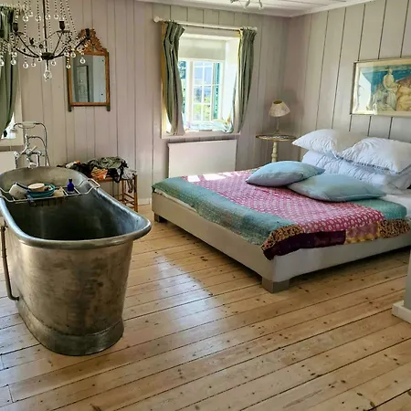 Historic New England House By Harbour 度假居 *